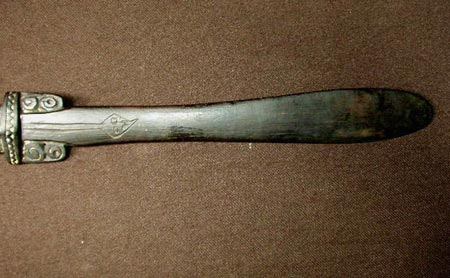Figure 1: Lime Spatula from the Trobriand Island circa 1913, 39cm length (tribalartbrokers.net)